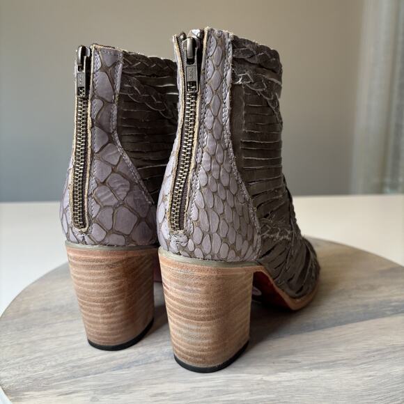 Freebird by Steven Bela Boots Gray Leather Snakeskin Peep Toe Ankle Booties Sz 9 - Picture 6 of 10